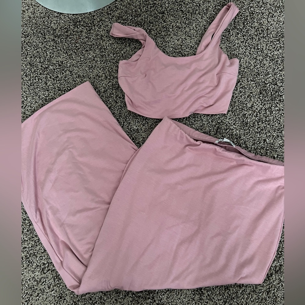 new! Bump biddy pink skirt and top